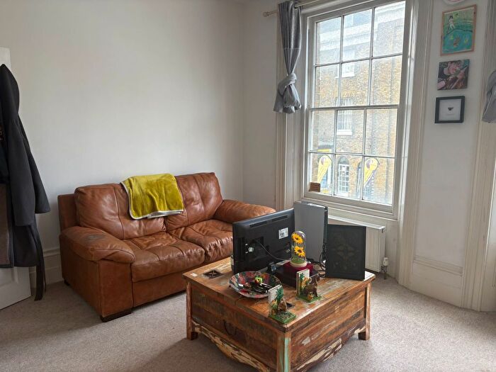 1 Bedroom Flat To Rent In Castle Street, Dover, CT16