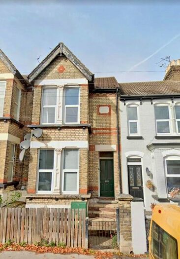 1 Bedroom Flat To Rent In Windmill Road, Gillingham, ME7