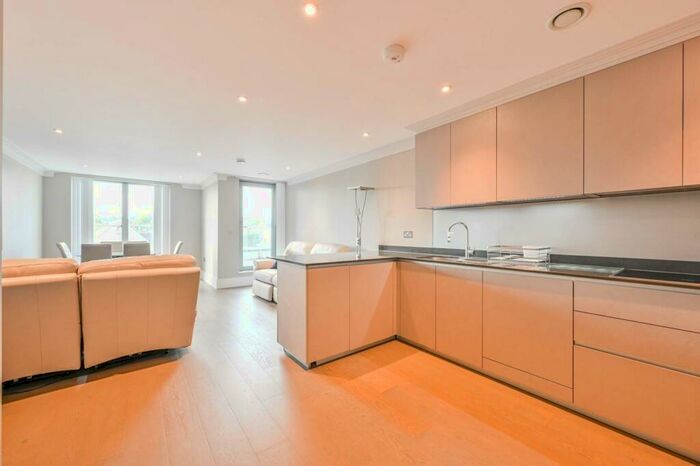 3 Bedroom Penthouse To Rent In Coleman Court, Holders Hill, London, NW4