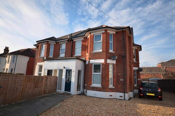 1 Bedroom Flat To Rent In Holdenhurst Road, Bournemouth BH8