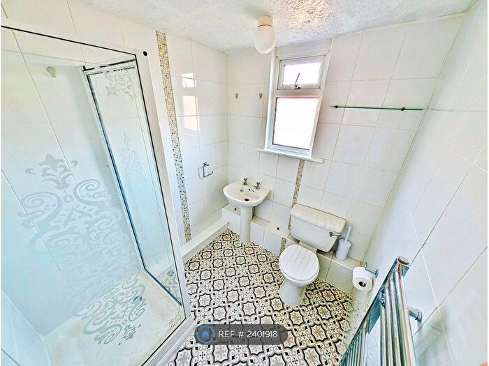 1 Bedroom Flat To Rent In Exeter Road, Exmouth, EX8