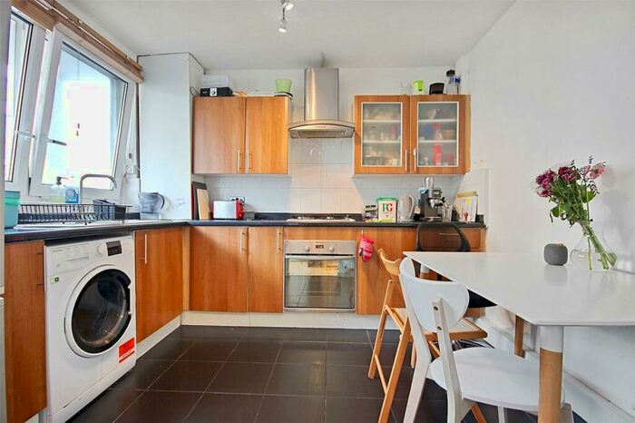 3 Bedroom Apartment To Rent In Banner Street, London, EC1Y