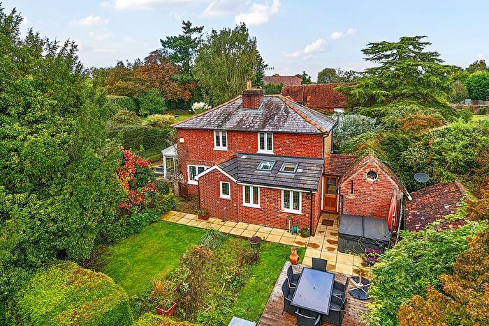 3 Bedroom Detached House For Sale In The Drive, Lower Eashing, Godalming, GU7
