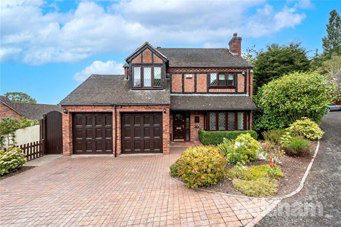 4 Bedroom Detached House For Sale In Chesterton Close, Hunt End, Redditch, Worcestershire, B97