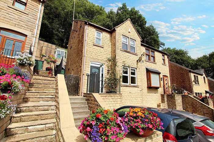 3 Bedroom Semi-detached House For Sale In Parkside Road, Todmorden, OL14