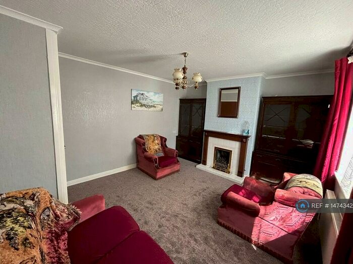 3 Bedroom End Of Terrace House To Rent In Inner Forum, Liverpool, L11