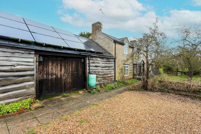 3 Bedroom Cottage For Sale In Cote, Bampton, OX18