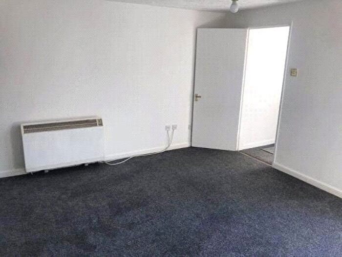 1 Bedroom Maisonette To Rent In Maidenbower, Crawley, West Sussex, RH10