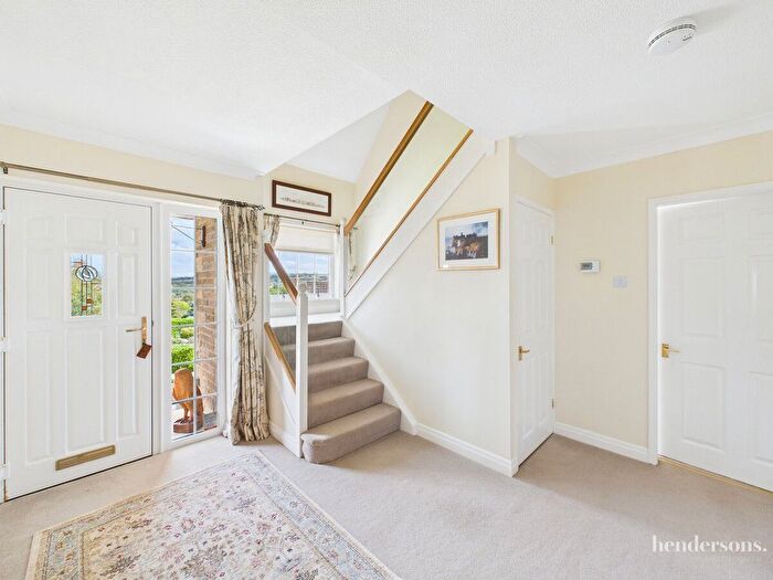 4 Bedroom Detached House For Sale In Ridge Lane, Whitby, YO21
