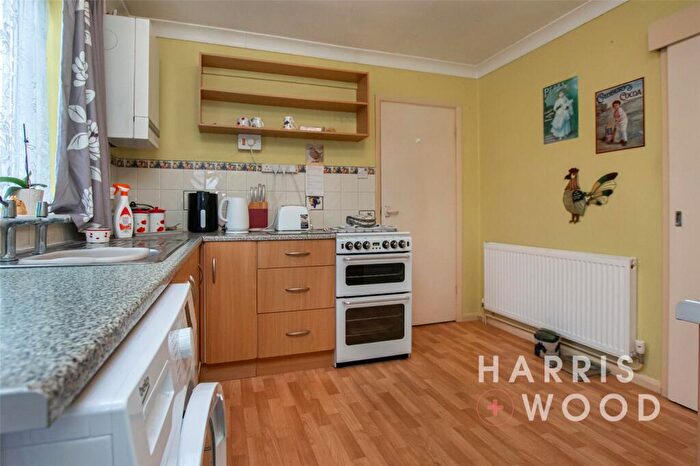 2 Bedroom Bungalow For Sale In Cottage Drive, Colchester, Essex, CO2