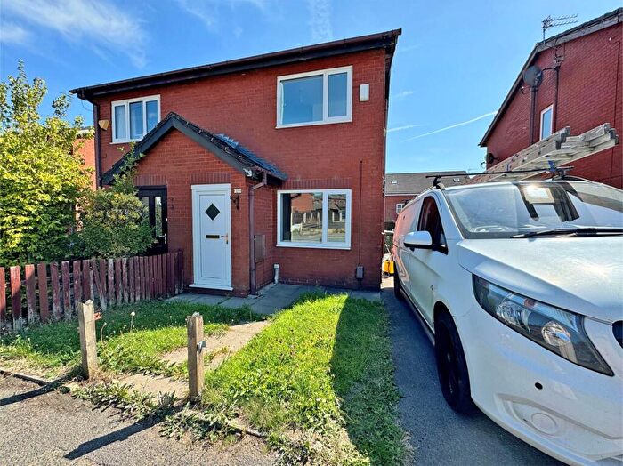 2 Bedroom Semi-Detached House To Rent In Westminster Street, Oldham, OL1