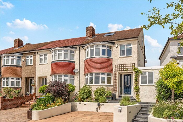 4 Bedroom End Of Terrace House For Sale In Grange Avenue, East Barnet, Barnet, Greater London, EN4