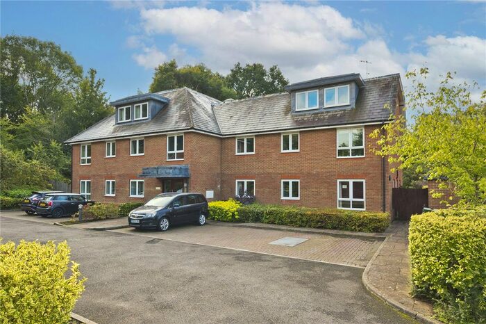 2 Bedroom Flat To Rent In Primrose Court, Mallow Crescent, Guildford, Surrey, GU4