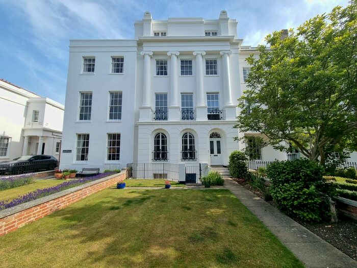 2 Bedroom Flat To Rent In Crescent Road, Gosport, PO12