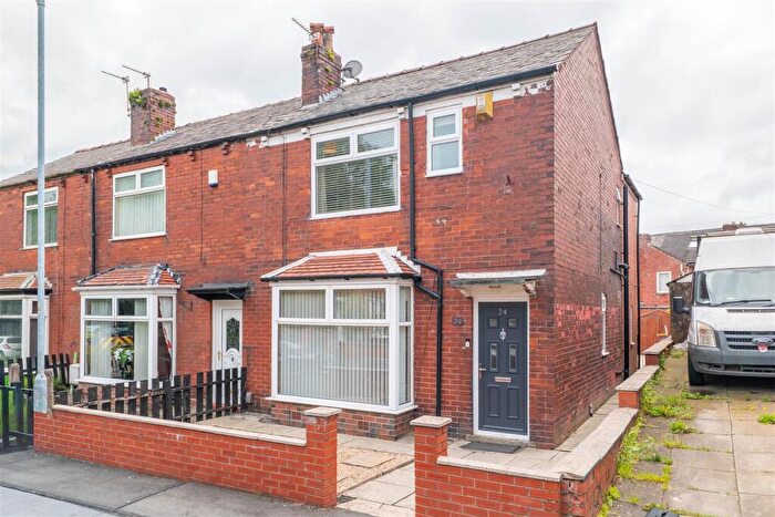 4 Bedroom End Of Terrace House For Sale In Hurst Street, Bolton, BL3