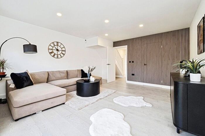 3 Bedroom Terraced House For Sale In Boss Close, Hornchurch, Essex, RM12