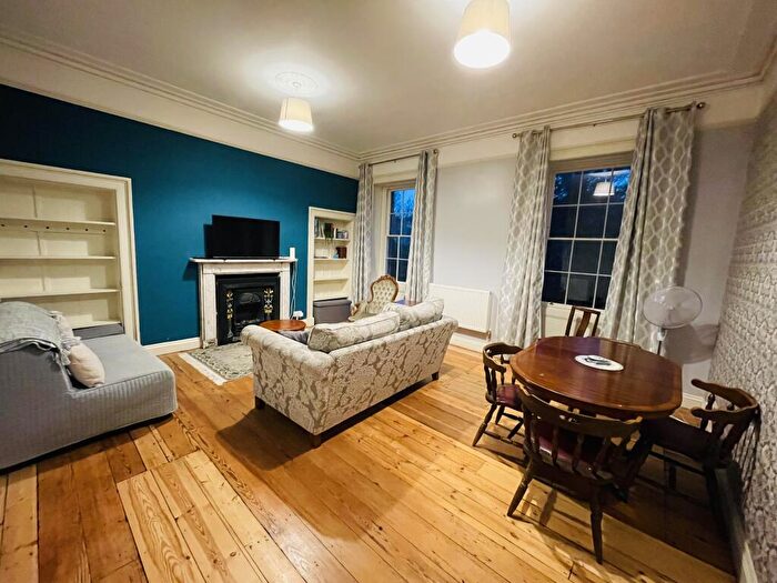 2 Bedroom Apartment To Rent In Pembroke Dock, SA72