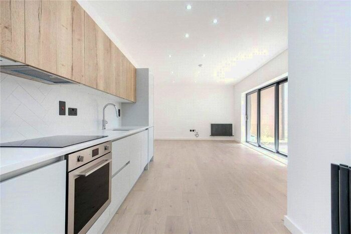1 Bedroom Flat To Rent In Arts Apartments, Ruby Road, London, E17