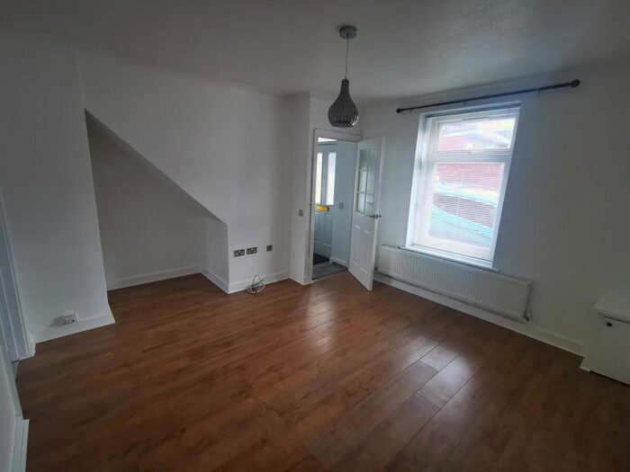 2 Bedroom End Of Terrace House To Rent In Hill Rd, Abertysswg, NP22