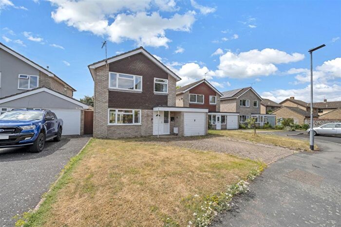 3 Bedroom Detached House For Sale In Crown Crescent, Ixworth, IP31