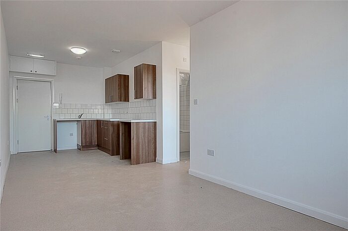 1 Bedroom Flat To Rent In Crown Road, Enfield, EN1