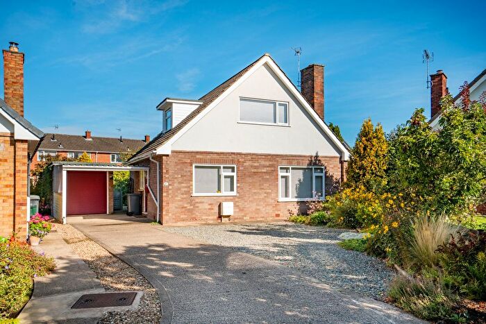3 Bedroom Detached Bungalow For Sale In Lawnway, York, YO31