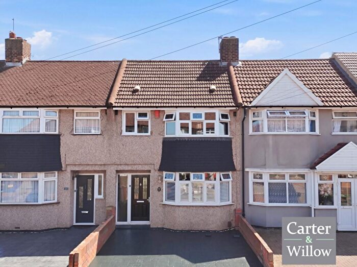 3 Bedroom Terraced House For Sale In Glencoe Drive, Dagenham, RM10