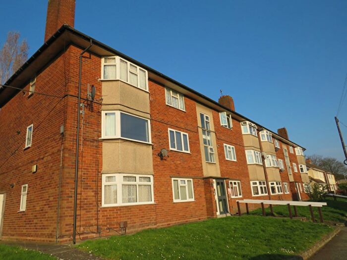 3 Bedroom Flat To Rent In Whitegates Road, Coseley, Bilston, WV14