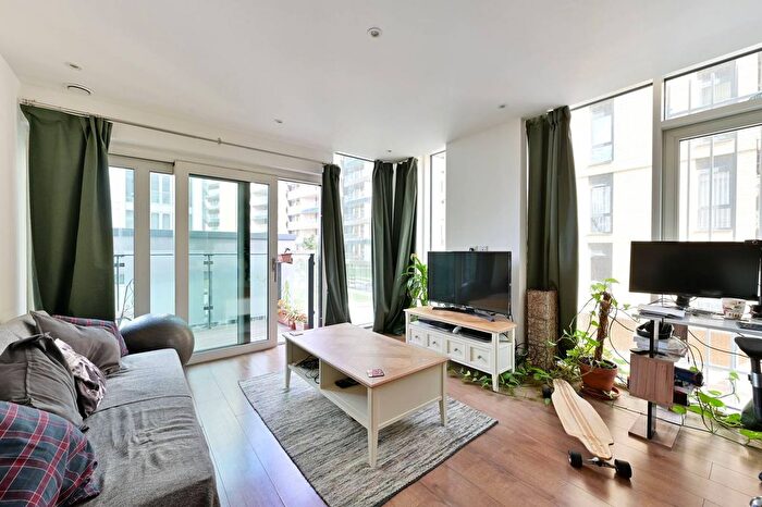 2 Bedroom Flat To Rent In Enterprise Way, Putney, London, SW18