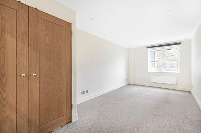 2 Bedroom Apartment To Rent In Rotherhithe Street, London, SE16