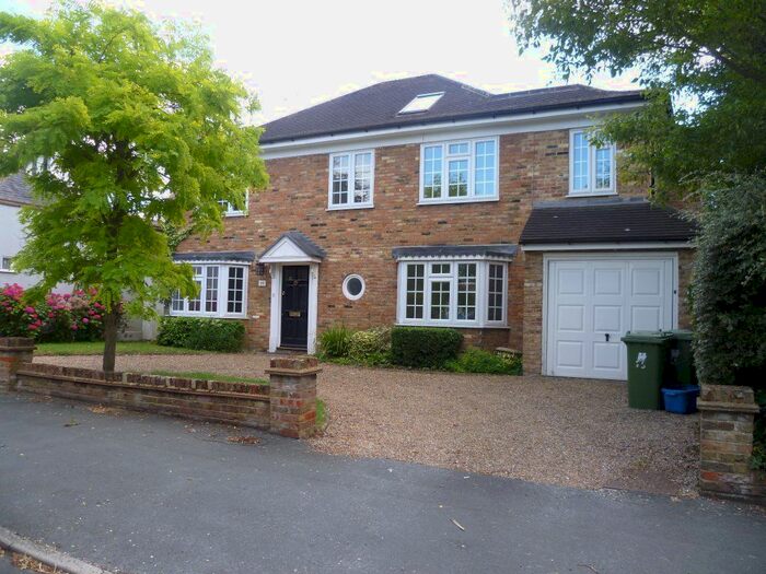 5 Bedroom Property To Rent In Woodlands Road, Bushey, WD23