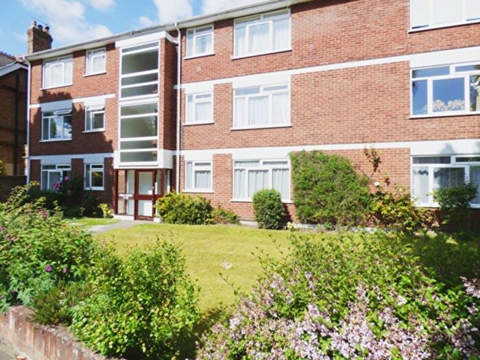 2 Bedroom Flat To Rent In Celia Court, Holmesdale Road, Kew, Richmond, Surrey, TW9