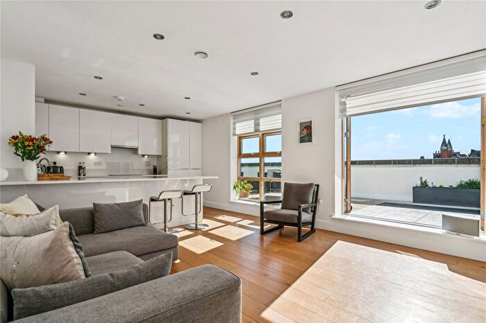 2 Bedroom Flat For Sale In Magdalen Road, SW18
