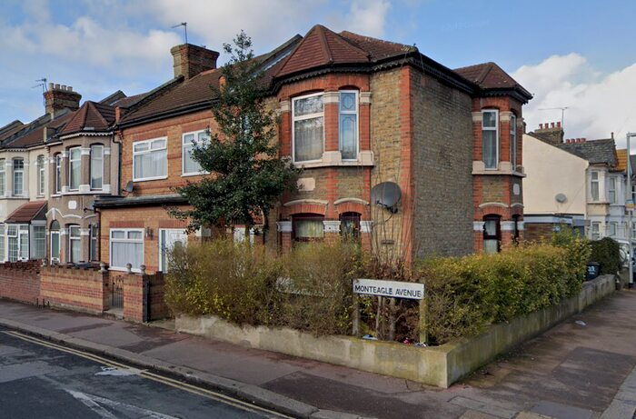 2 Bedroom Flat To Rent In Monteagle Avenue, Barking, IG11