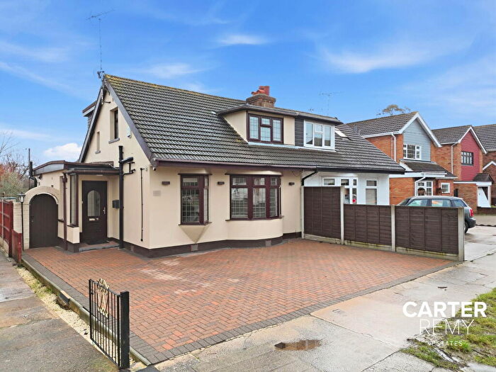 3 Bedroom Semi Detached House For Sale In Bartley Road, Benfleet, SS7