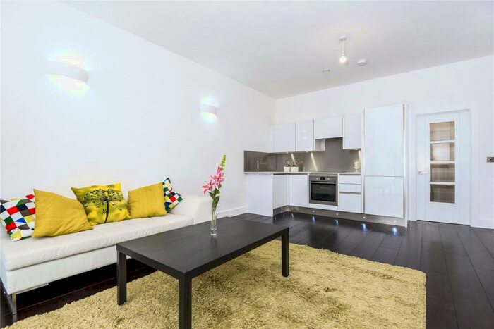 2 Bedroom Apartment To Rent In Kings Road, Reading, RG1