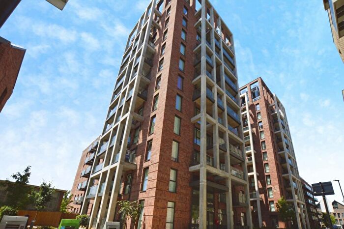 3 Bedroom Duplex For Sale In Thunderer Street, London, E13
