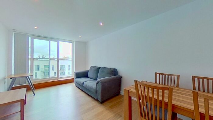 2 Bedroom Flat To Rent In Keats Apartments, Saffron Central Square, Croydon, CR0