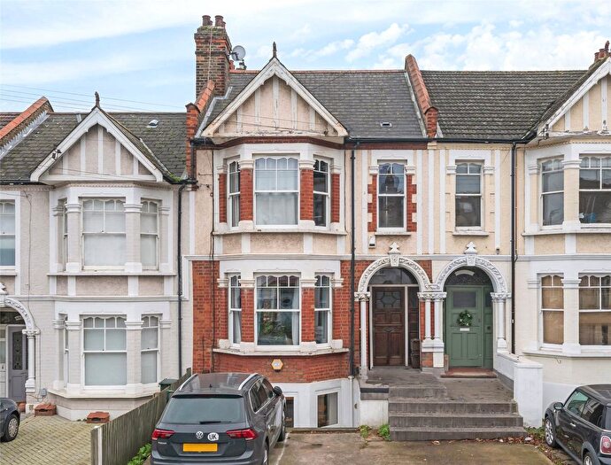 2 Bedroom Flat For Sale In Wimbledon Park Road, Southfields, London, SW18