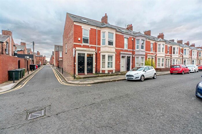 5 Bedroom Maisonette To Rent In £pppw - Tavistock Road, Jesmond, NE2