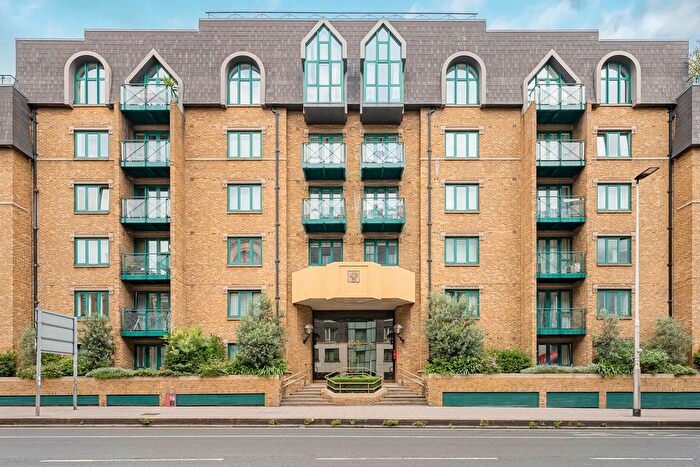 1 Bedroom Flat To Rent In Westminster Bridge Road, London, SE1