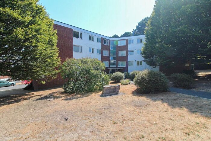 2 Bedroom Apartment For Sale In Belle Vue Road, Bournemouth, BH6