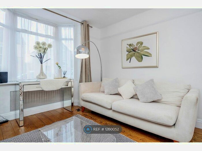 3 Bedroom Semi-Detached House To Rent In Glebe Road, Egham TW20