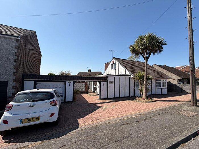 5 Bedroom Detached House For Sale In Iron Mill Lane, Crayford, DA1