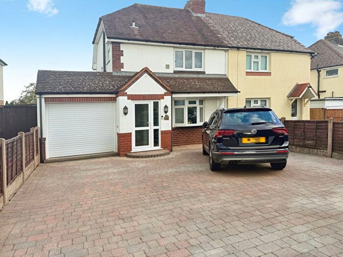 3 Bedroom Semi Detached House For Sale In Cartersfield Lane, Walsall, WS9