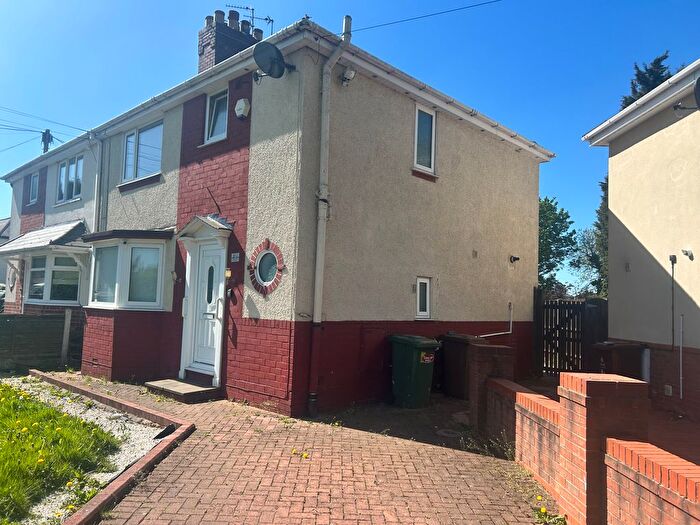 4 Bedroom Semi-Detached House To Rent In Herbert Park Close, Darlaston, WS10