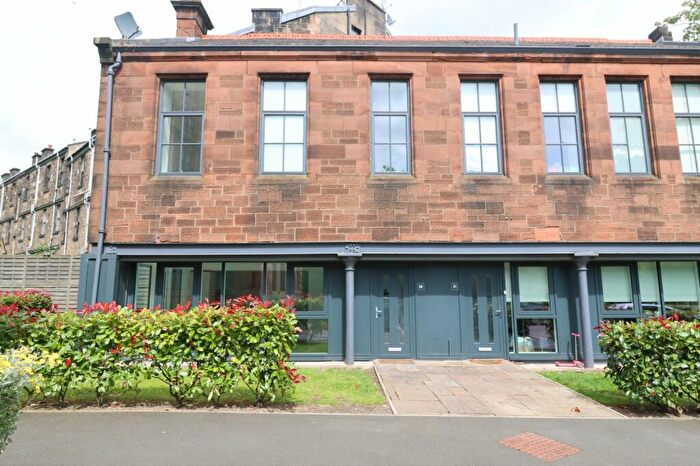 3 Bedroom Semi-Detached House To Rent In Broomhill Avenue, Glasgow, G11