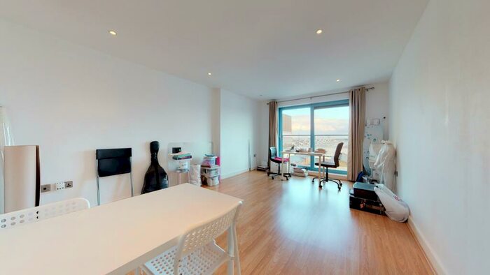 2 Bedroom Flat To Rent In Westgate Apartments, Western Gateway, E16