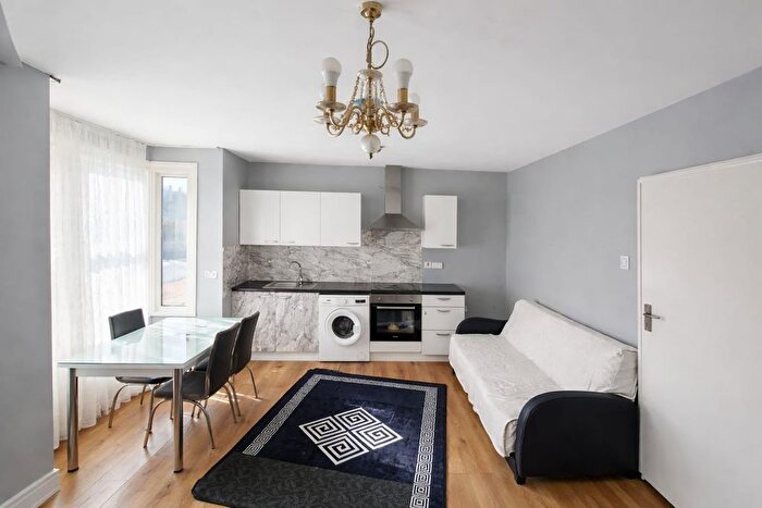 2 Bedroom Flat To Rent In London, E17