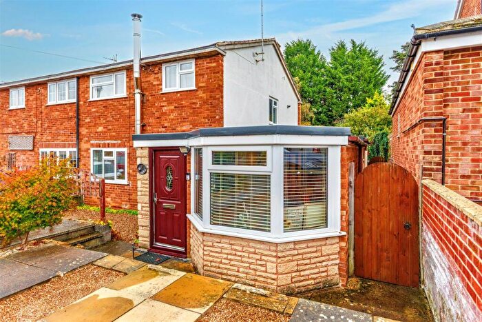 3 Bedroom Semi-Detached House For Sale In Furze Hill Road, Shipston-On-Stour, CV36